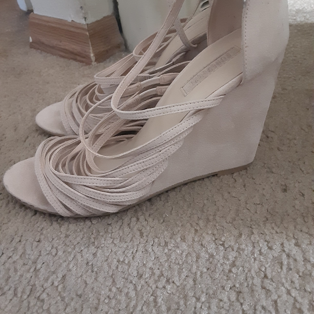New  Forever 21 Womens wedge heel sz 7.5